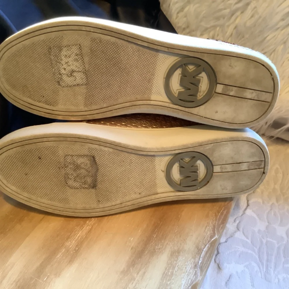 EUC Michael Kors Gold Embossed Ivy Lexie hi top‎ sneakers - Picture 5 of 13